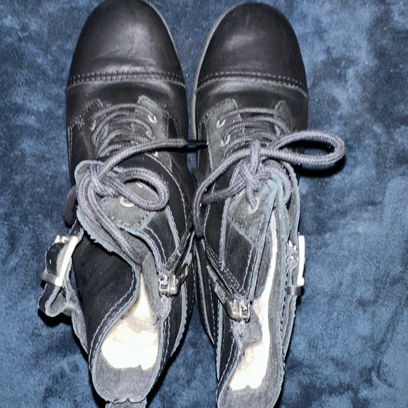 UGG Black Leather Ankle Boots (worn) some wear and tear - Picture 2 of 4